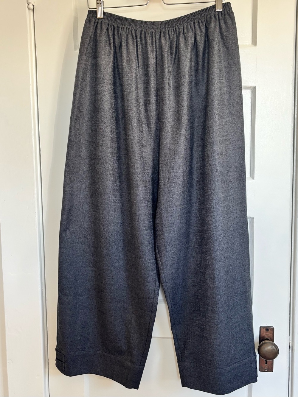 Like new Eskandar women’s Elastic-Waist wool & silk Gray Casual Pants